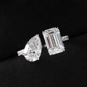 Pear & Emerald Cut Moissanite Engagement Ring, Toi et Moi Ring, D-VVS1 Two Stone Wedding Ring, 14K Gold Unique Bridal Ring, Anniversary Ring