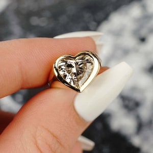 14k Solid Gold Heart Signet Ring, Engraved Heart Signet Ring, GRA D-VVS1 Moissanite Diamond Ring, Gold Pinky Ring, Graduation Ring, Gifts.