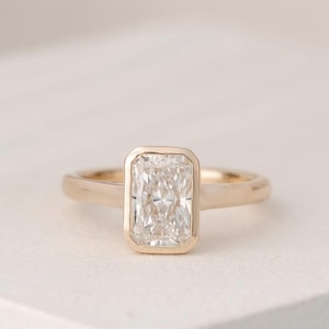 Bezel Set Radiant Moissanite Engagement Ring, 18K Gold Wedding Ring for Women Anniversary Promise Ring, Crushed Ice D-VVS1 Radiant Cut Ring.