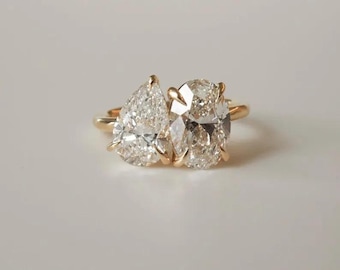 Oval & Pear Toi et Moi Engagement Ring, Two Stone Ring, Toi et Moi Moissanite Diamond Ring, 14k Gold Oval Toi et Moi Diamond Ring for Women.