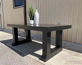 Handcrafted Solid Wood Dining Table: Modern Rustic Pine