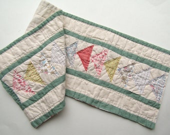 Nice 1970's Vintage Pastel Cottons Geese, Triangles Quilt Border Strip for Sewing, Projects, Quilting, Decor, Hand Quilted