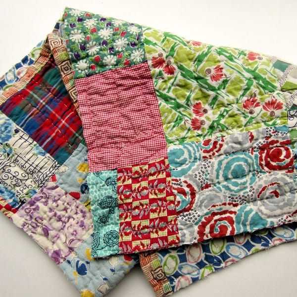 Vintage 1940's Decorative Cottons Scrappy Design Quilt Piece for Wall, Home Decor, Creative Work