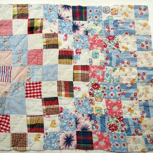 1930's Country Feedsacks Patchwork Prairie, Farmhouse Scrappy Quilt Piece
