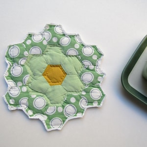 Vintage Feedsack Flower Garden Quilt Piece for Decor, Table, Sewing, Bright Colors