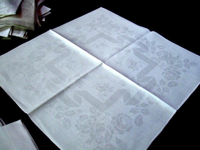White Napkins Vintage Dinner Napkins Vintage Linen Napkins Damask Roses S4 4 Napkins Vintage Roses Napkins