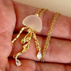 Qualle Halskette Qualle Anhänger Qualle Charme Qualle Schmuck Geschenk für Qualle Liebhaber Seaside Halskette Ocean Theme Cute Schmuck