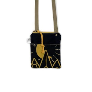 petit sac à bandoulière - sac à main végétalien - sac de voyage • sac à bandoulière en toile - lune et montagnes