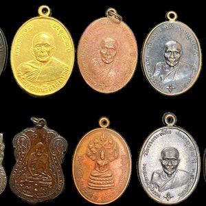 Thai Buddha Amulets “Mix of Greatest Temple Master” 10 pieces.