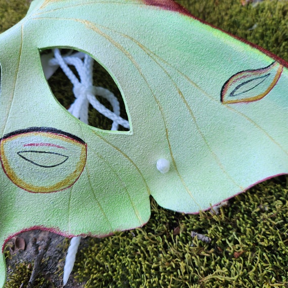 [Lunamoon]ハンドメイドマスク Luna Moth Leather Mask - Etsy