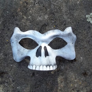 Wee Skull in White