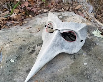 Carnivale Doctor Leather Mask in white