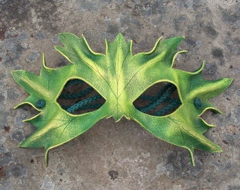 Leather Earth mask in spring green