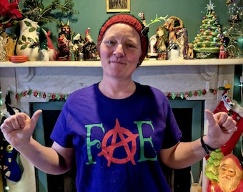 フェイ・アナーキーTシャツ（パープル、レディースカットスリーブ）
