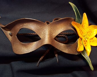 Lily Mask