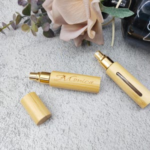 Botella de spray de perfume portátil personalizada, muy adecuada para billetera, botella de spray de viaje, botella de perfume para dama de honor con nombre