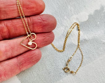 Collar de corazón con piedra de nacimiento: plata de ley o chapado en oro, delicado corazón abierto