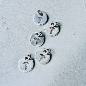 Kleine medische ID-bedel, medische waarschuwing extra bedel, medische waarschuwingsclip, hanger medische waarschuwing