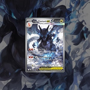 Puede incluir: Una tarjeta coleccionable Mega Charizard EX con una ilustración de un dragón negro y azul. La tarjeta muestra el texto "Mega Charizard EX" y "Fire Spin X". El fondo tiene una ilustración de dragón a juego.