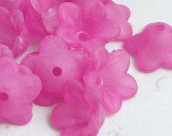 18 RASPBERRY Pink Lucite Flower Beads 7mm x 13mm Trumpet Flower Lucite Beads in a Rich Fuchsia Magenta Pink