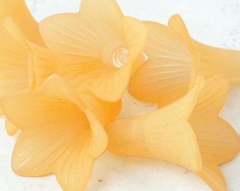 6 ORANGE Flower Beads Lucite Flower Bead Frosted 21mm x 23mm Large Trumpet Flower Tiger Lily Cone Beads Light Orange Peach Apricot Flowers