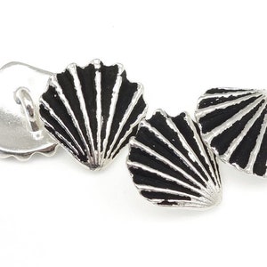 Antique Silver Button Findings TierraCast Scallop Shell Buttons 13mm Button Clasp Findings for Beach and Summer Jewelry P2334 image 1