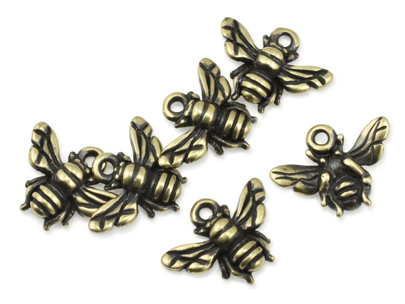 Antique Brass Charms TierraCast Honeybee Charms Bronze Honey Bee Charms 16mm x 12mm Insect Bug Bee Charms Tierra Cast P1968 zdjęcie 2