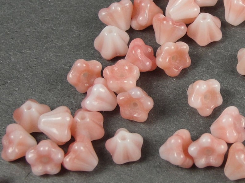 Glass Flower Beads 50 Baby Bell Flowers Czech Glass 4mm x 6mm Beads Peaches and Cream Bild 3