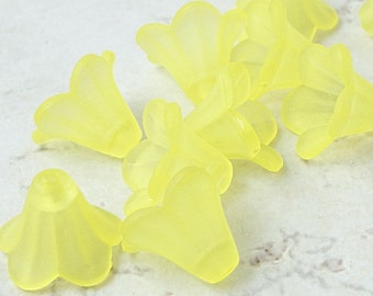 12 LEMON YELLOW Flower Beads Frosted Lucite Flower Beads Light Yellow 14mm x 10mm Lemon Yellow Jonquil Daffodil Yellow