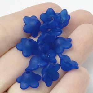 18 ROYAL BLUE Perle de fleur de Lucite givrée 7mm x 13mm Perles de fleur de trompette Saphir Bleu Cobalt image 2