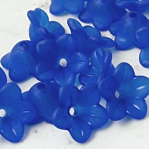 18 ROYAL BLUE Perle de fleur de Lucite givrée 7mm x 13mm Perles de fleur de trompette Saphir Bleu Cobalt image 1