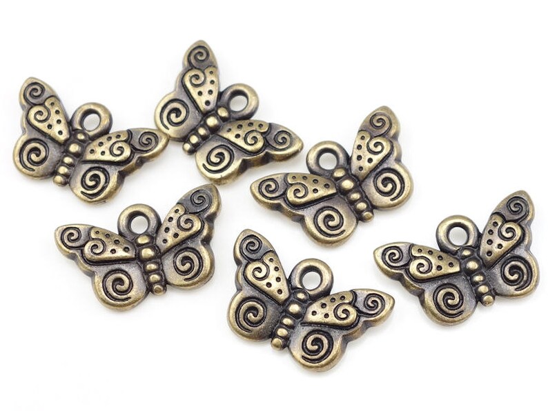 Antiguos Amuletos de latón Mariposa Encantos TierraCast Spiral Butterfly Summer Charms Insect Charms Bug Charms Bronze Charms P1096 imagen 4