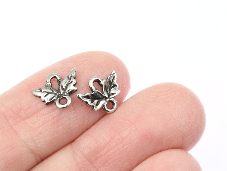 Dark Antique Silver Small Oak Leaf Links Double Leaf Connector Findings for Fall Jewelry Autumn Leaf Charms P2518 image 4