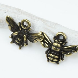 Antique Brass Charms TierraCast Honeybee Charms Bronze Honey Bee Charms 16mm x 12mm Insect Bug Bee Charms Tierra Cast P1968 zdjęcie 3