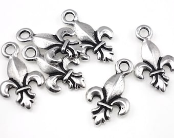 Antique Silver Charms Silver Fleur de Lis Charms by TierraCast - Pewter French Lily Charms (P76)