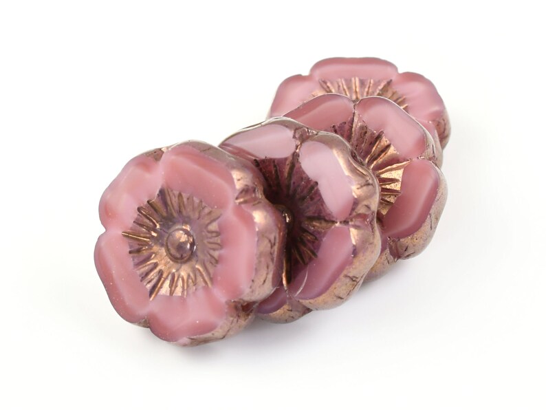 Abalorios de flores de hibisco de 12 mm Abalorios de flores rosas polvorientas Seda rosa con acabado en bronce Abalorios de flores de vidrio checo para joyería de primavera 191 imagen 4