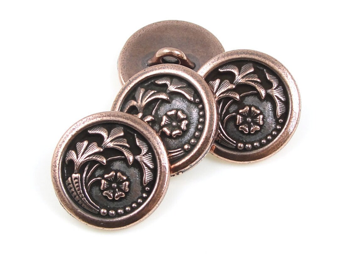 TierraCast のヴィンテージ風チェコ フローラル ボタン - アンティーク