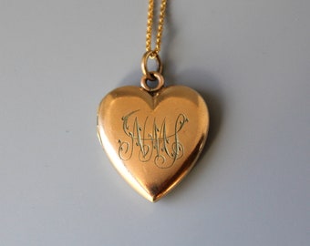 Antique Locket Necklace / Early 20th Century Gold Filled Heart Sweetheart Locket with Photos Monogram NMS