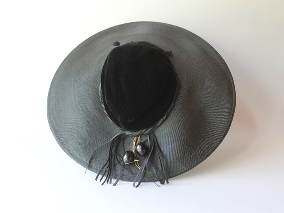 1950s Wide Brim Straw Hat / 50s Black Straw & Vel… - image 1