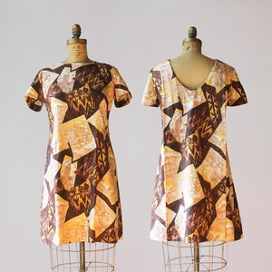 1960s Hawaiian Print Dress / 60s Novelty Print Surfers Aloha Tower Cotton Short Dress w/ Draped Back Panel