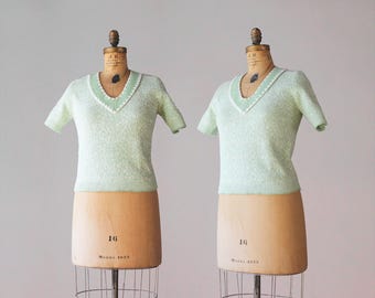 1960s Short Sleeve Sweater / Vintage 60s Mint Green and White V Neck Acrylic Knit Top