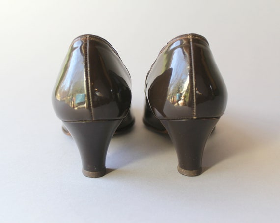 Vintage Brown Patent Pumps / 1960s does 1930s Dr.… - image 8