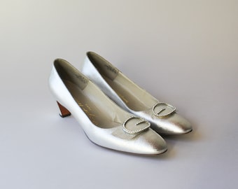 1960s Roger Vivier Shoes / Vintage 60s Metallic Silver Rhinestone Vivier for Saks Fifth Avenue Pumps