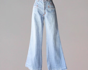Vintage 1970s Wide Leg Jeans / 70s Light Wash Faded Glory High Waist Bell Bottom Hippie Jeans 29" 30" X 32"