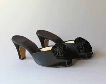 Vintage Daniel Green Shoes / 1950s Daniel Green Black Satin Peeptoe Ruffled Pouf Slippers