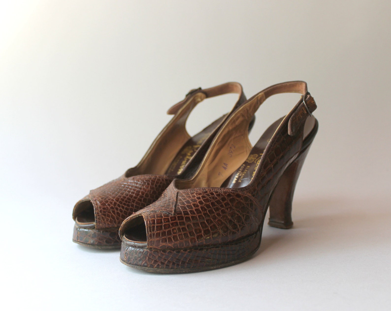 1940s platform shoes