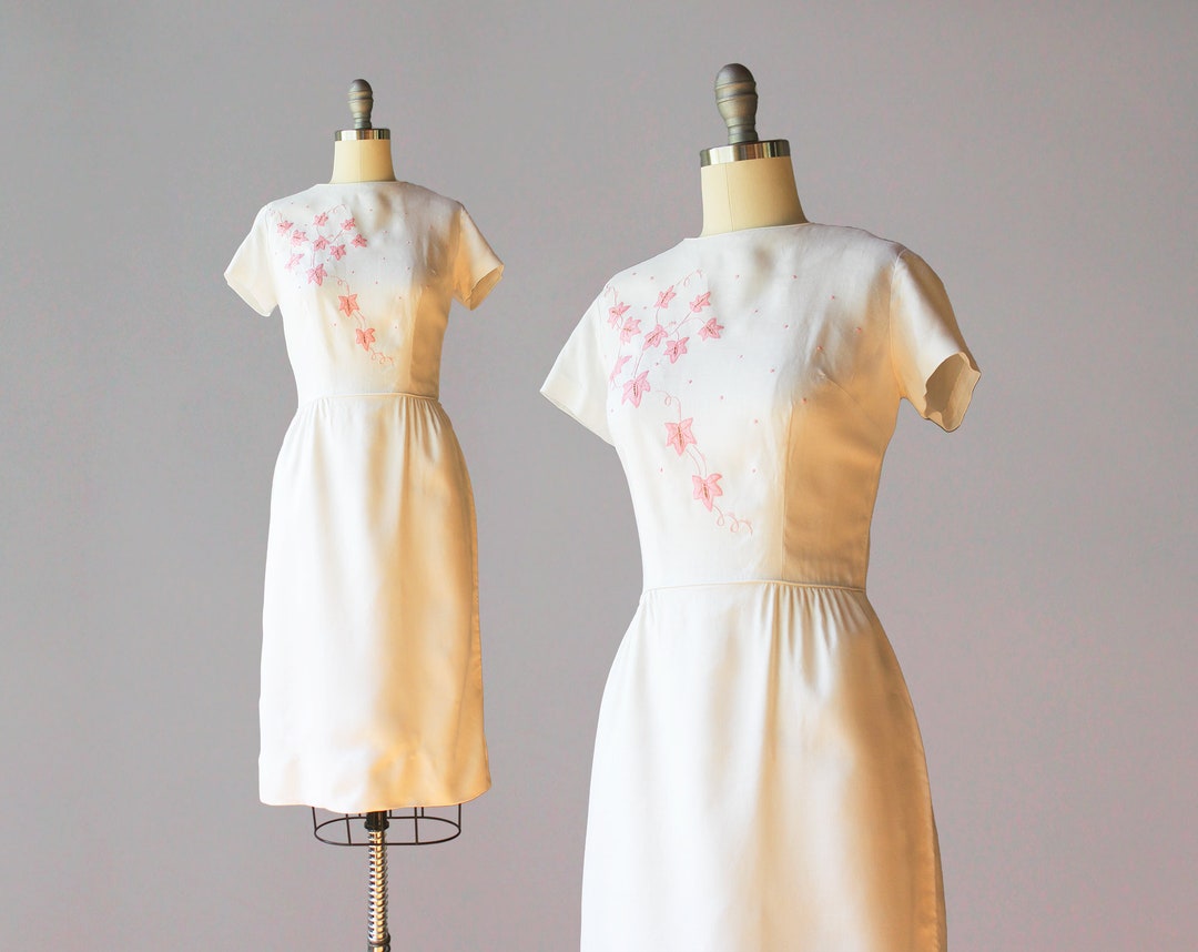 Unusual drawn threadwork tunic or mini dress in white linen, 1960's. UK size 8 (US 6, EU 36)