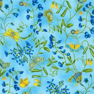 Peut inclure: Un fond bleu avec un motif répétitif de vignes vertes, de fleurs bleues et de papillons jaunes. Les papillons ont des accents dorés.