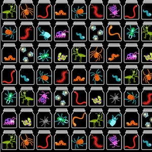 Può includere: Uno schema in bianco e nero di vari insetti e vermi in barattoli di vetro. I barattoli sono disposti in una griglia e hanno contorni bianchi. Gli insetti includono un millepiedi, un ragno, uno scarabeo, un verme, una coccinella, una farfalla e una lucciola.