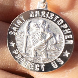 Italian Saint Christopher pendant, 925 sterling silver, saint coin necklace, Christian necklace, Catholic pendant, sterling silver religious jewelry, protection necklace, traveler's charm, Italian silver pendant, Saint Christopher medallion, Catholic